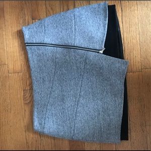 INTERMIX grey and black skirt. M